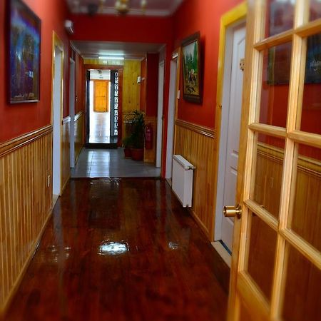 Hostal Aventura Austral Punta Arenas Exterior foto